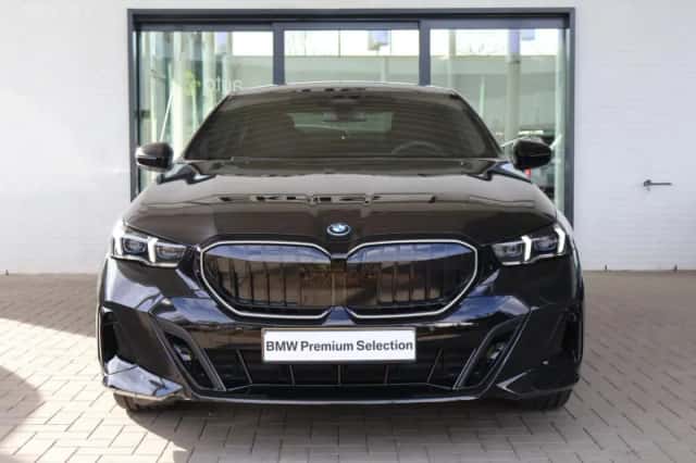 BMW i5 (2026) thumbnail 3