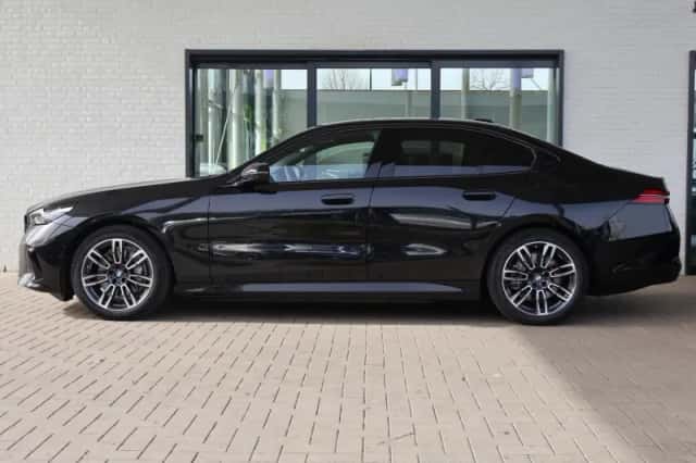 BMW i5 (2026) thumbnail 5