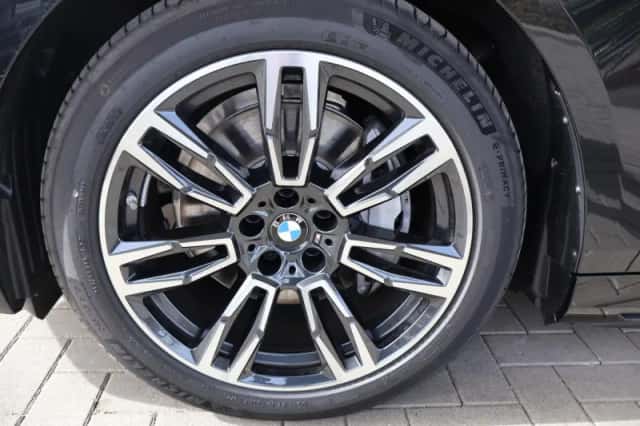 BMW i5 (2026) thumbnail 7