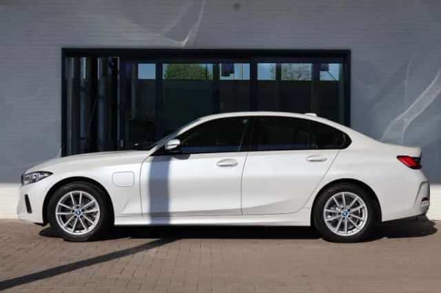 BMW 3-Serie (2024) thumbnail 5
