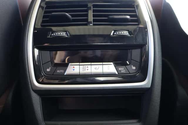 BMW X7 (2025) thumbnail 11