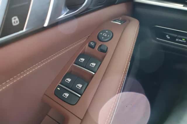 BMW X7 (2025) thumbnail 15