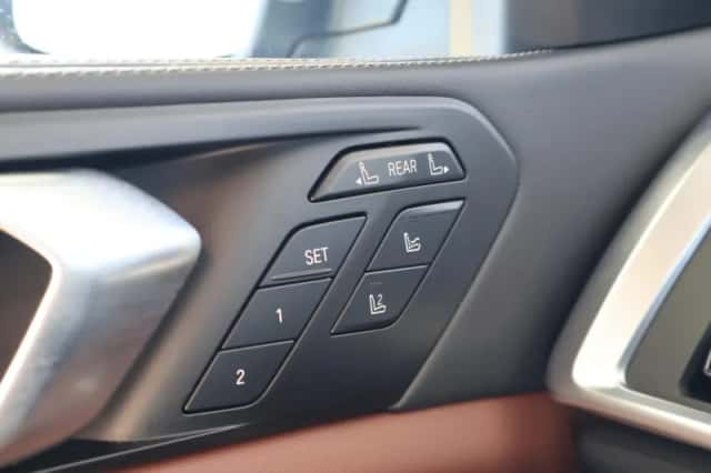 BMW X7 (2025) thumbnail 16