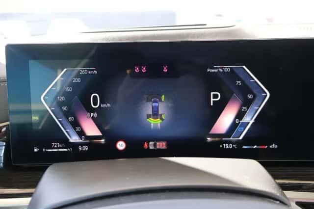 BMW X7 (2025) thumbnail 18