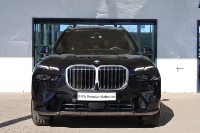 BMW X7 (2025) thumbnail 3