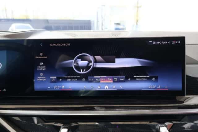 BMW X7 (2025) thumbnail 23