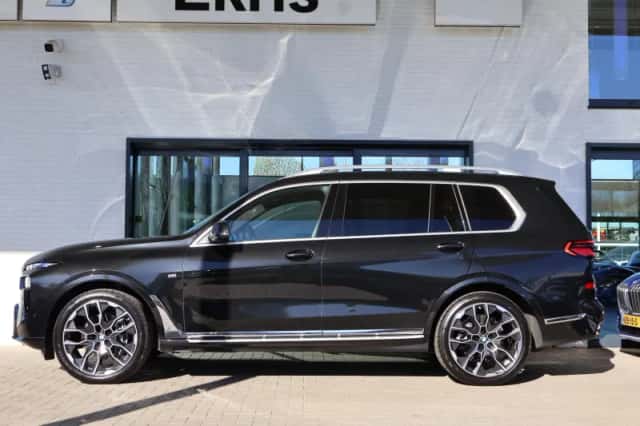 BMW X7 (2025) thumbnail 5