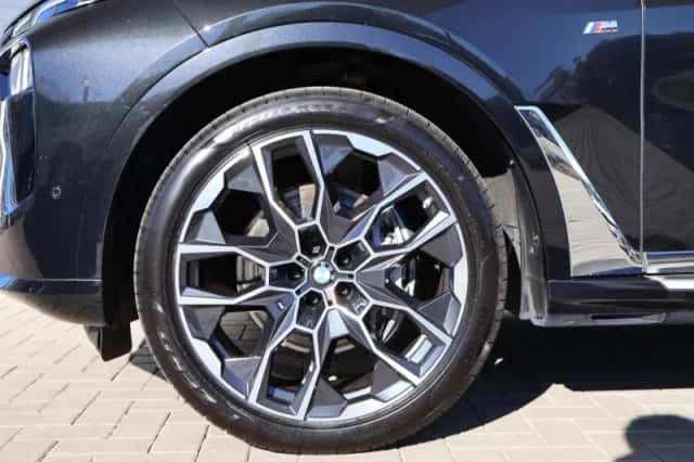 BMW X7 (2025) thumbnail 6