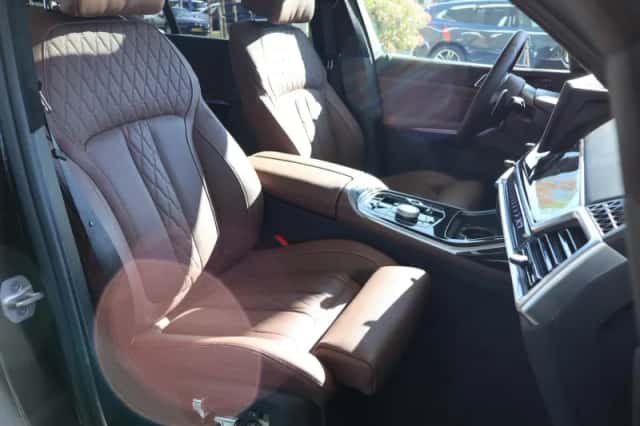 BMW X7 (2025) thumbnail 7