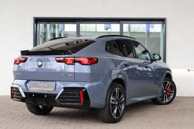 BMW iX2 (2026) thumbnail 2