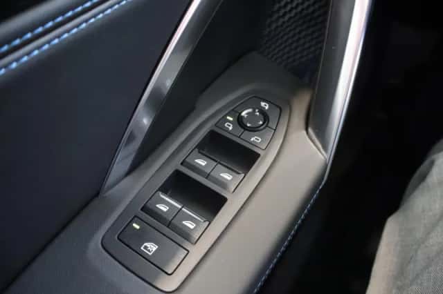 BMW iX2 (2026) thumbnail 15