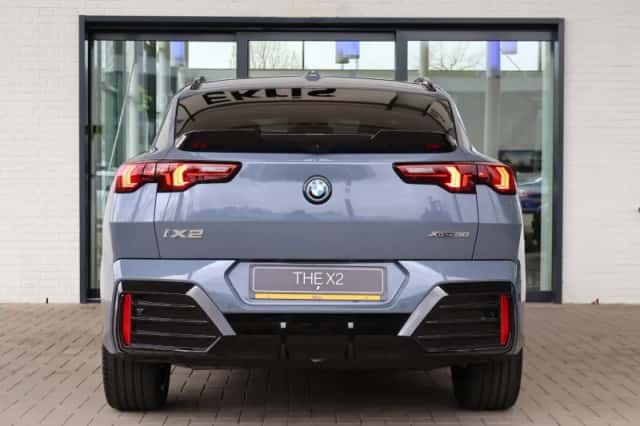 BMW iX2 (2026) thumbnail 4