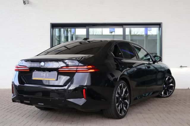 BMW i5 (2026) thumbnail 2