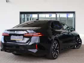 BMW i5 (2026) thumbnail 2