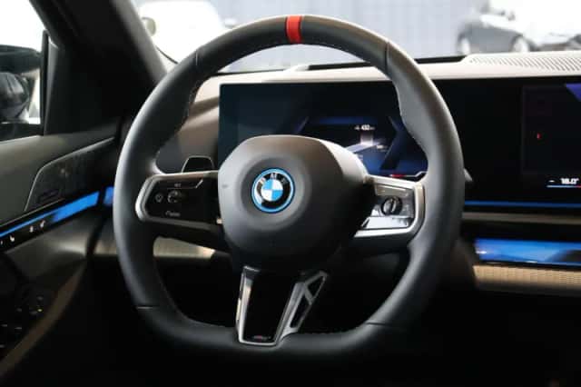 BMW i5 (2026) thumbnail 12