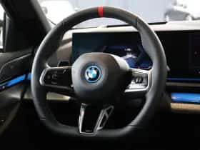 BMW i5 (2026) thumbnail 12