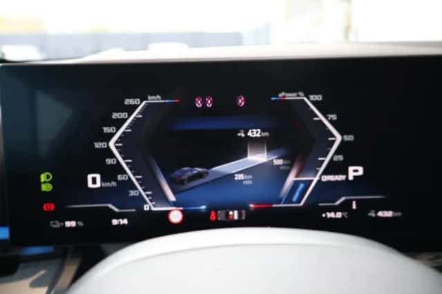 BMW i5 (2026) thumbnail 16