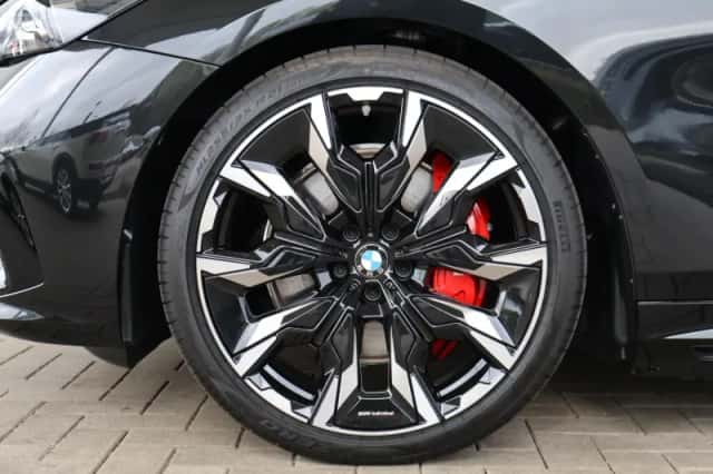 BMW i5 (2026) thumbnail 6