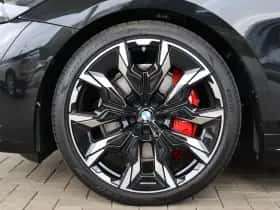 BMW i5 (2026) thumbnail 6