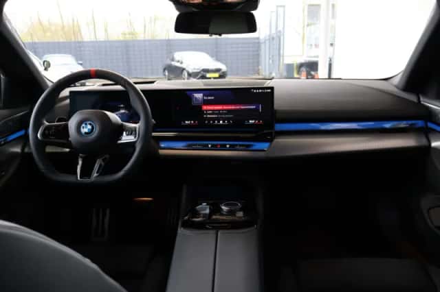 BMW i5 (2026) thumbnail 10