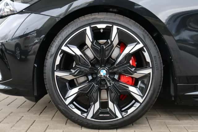 BMW i5 (2026) thumbnail 6