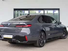 BMW i7 (2026) thumbnail 2