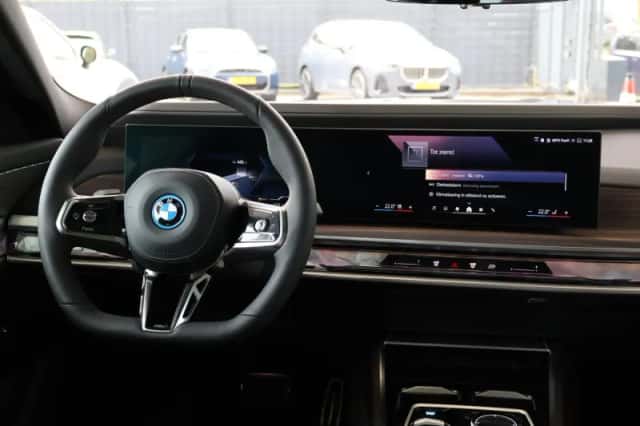 BMW i7 (2026) thumbnail 11