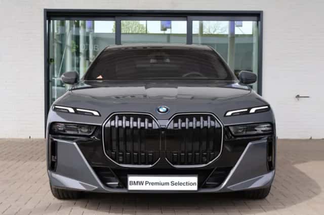 BMW i7 (2026) thumbnail 3
