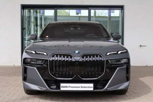 BMW i7 (2026) thumbnail 3