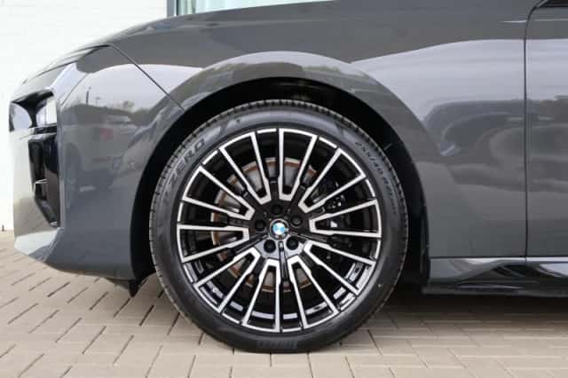 BMW i7 (2026) thumbnail 6