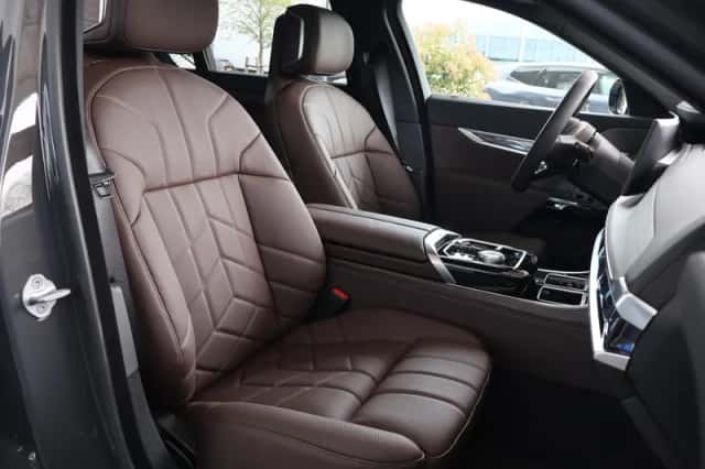 BMW i7 (2026) thumbnail 7