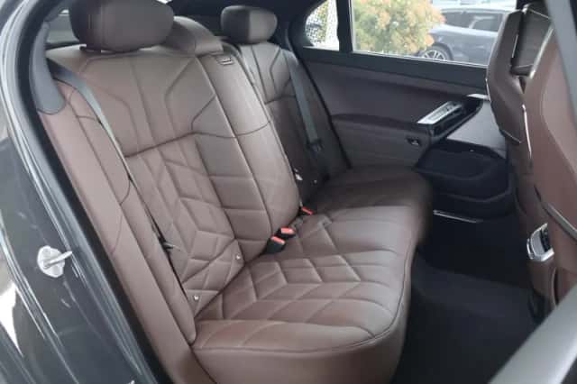 BMW i7 (2026) thumbnail 8