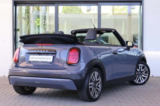 MINI Cabrio (2025) thumbnail 2