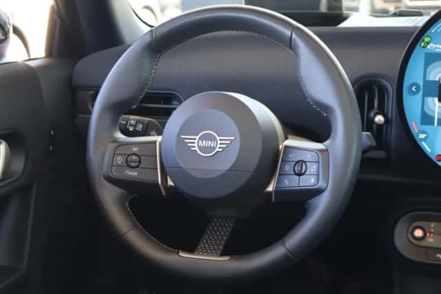 MINI Cabrio (2025) thumbnail 12