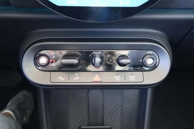MINI Cabrio (2025) thumbnail 23