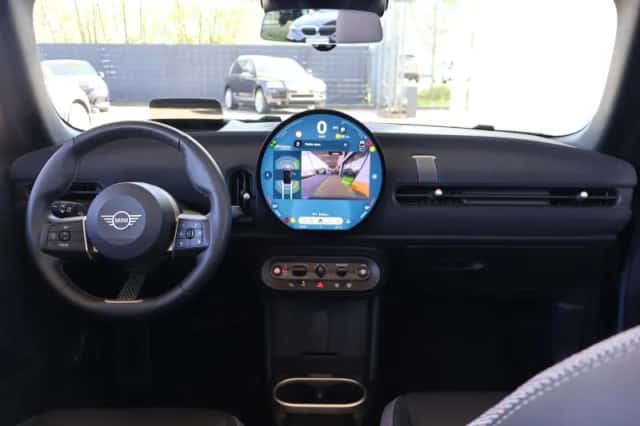MINI Cabrio (2025) thumbnail 10