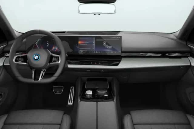 BMW i5 (2026) thumbnail 3