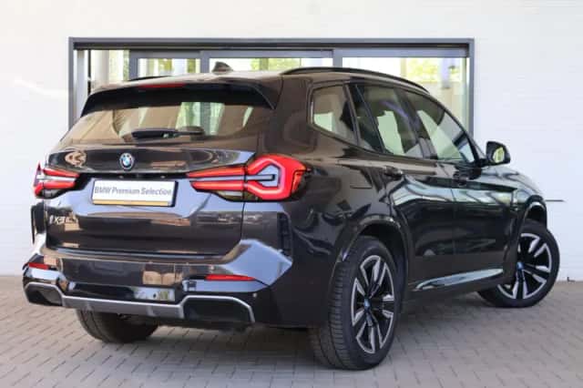 BMW iX3 (2025) thumbnail 2