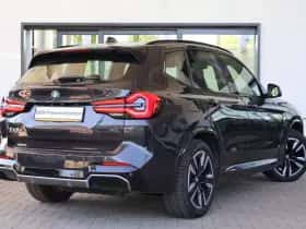 BMW iX3 (2025) thumbnail 2