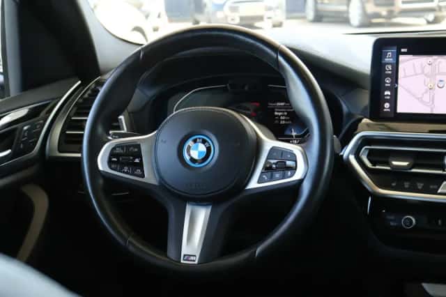 BMW iX3 (2025) thumbnail 12