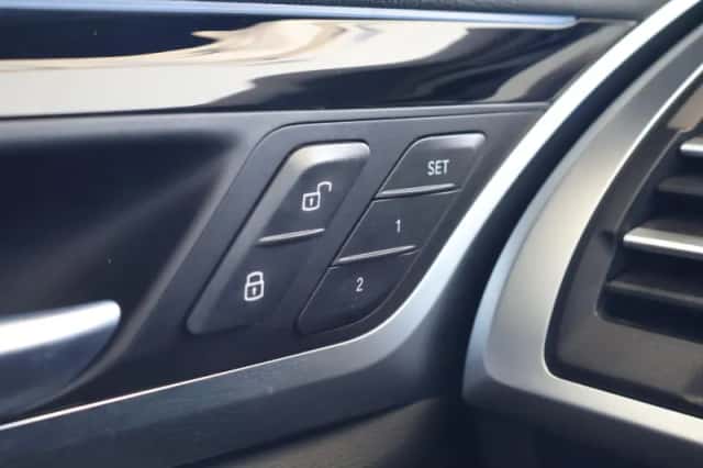 BMW iX3 (2025) thumbnail 14