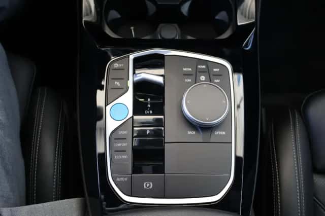 BMW iX3 (2025) thumbnail 24