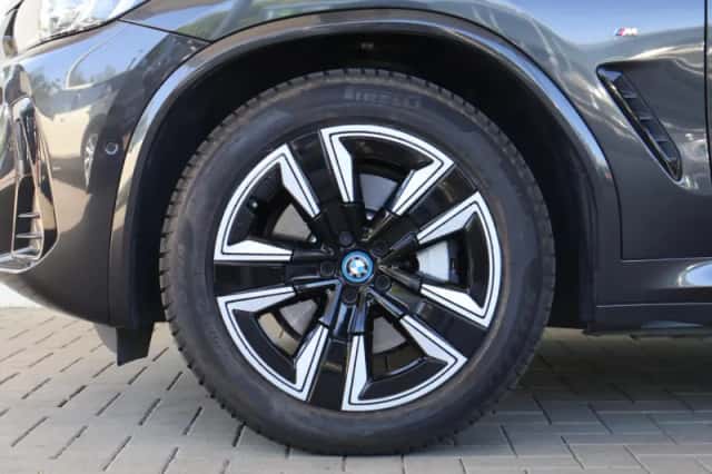 BMW iX3 (2025) thumbnail 6