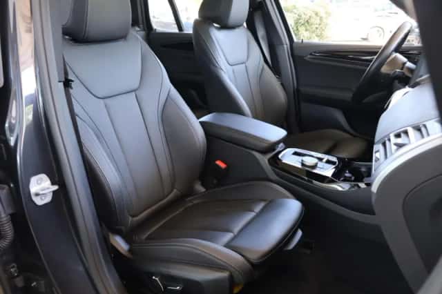 BMW iX3 (2025) thumbnail 7