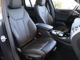BMW iX3 (2025) thumbnail 7