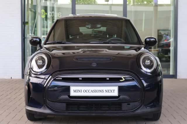 MINI Electric (2021) thumbnail 2