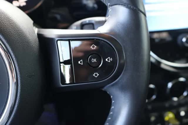 MINI Electric (2021) thumbnail 11