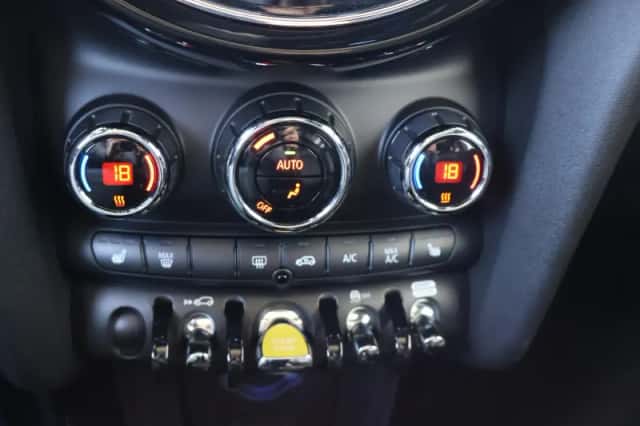 MINI Electric (2021) thumbnail 15