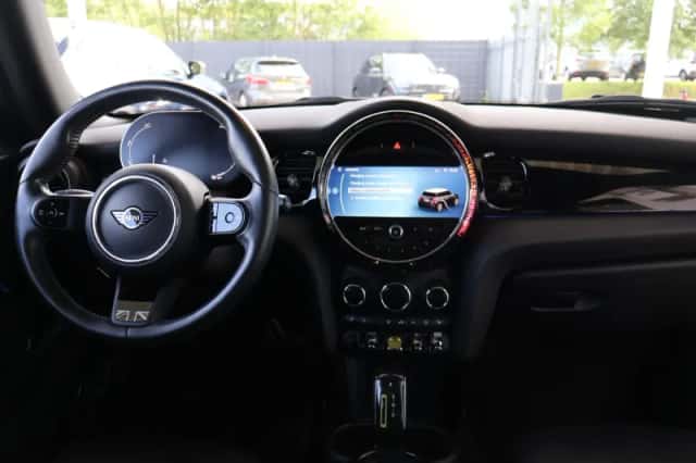 MINI Electric (2021) thumbnail 8