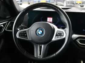 BMW i4 (2023) thumbnail 11